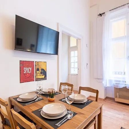 Apartment - Colourful - Cozy