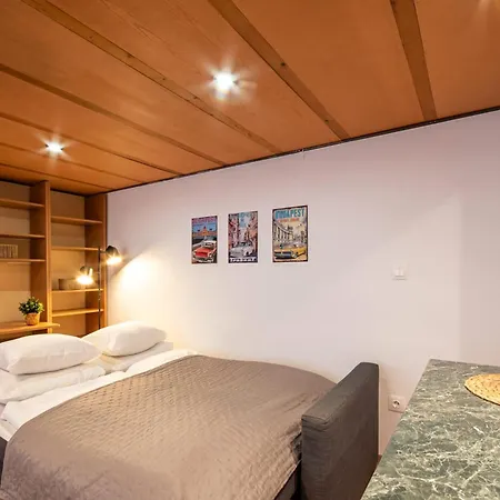 - Colourful - Cozy *