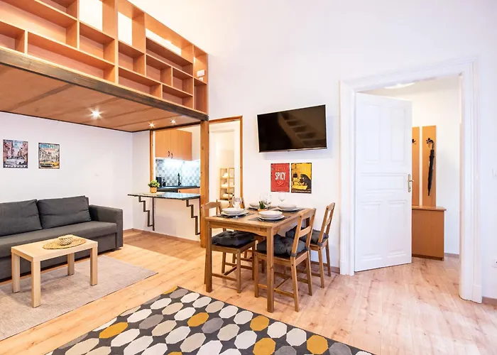 - Colourful - Cozy *