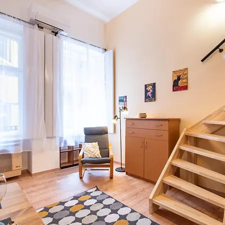 - Colourful - Cozy *