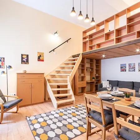 - Colourful - Cozy *